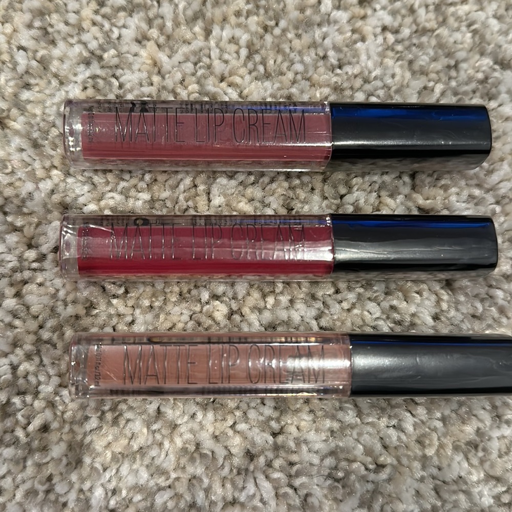 Makeup Bundle - Picture 4 of 10